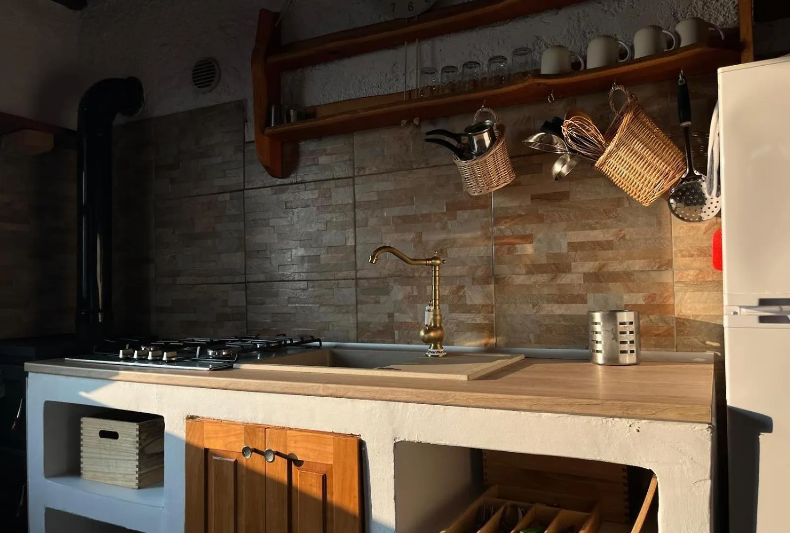 Konukevi Robinson House Ruza Otel Neviđane