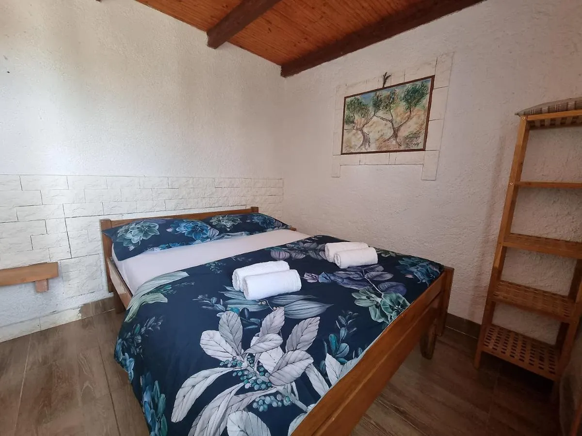 Robinson House Ruza Hotel Nevidane Guest house