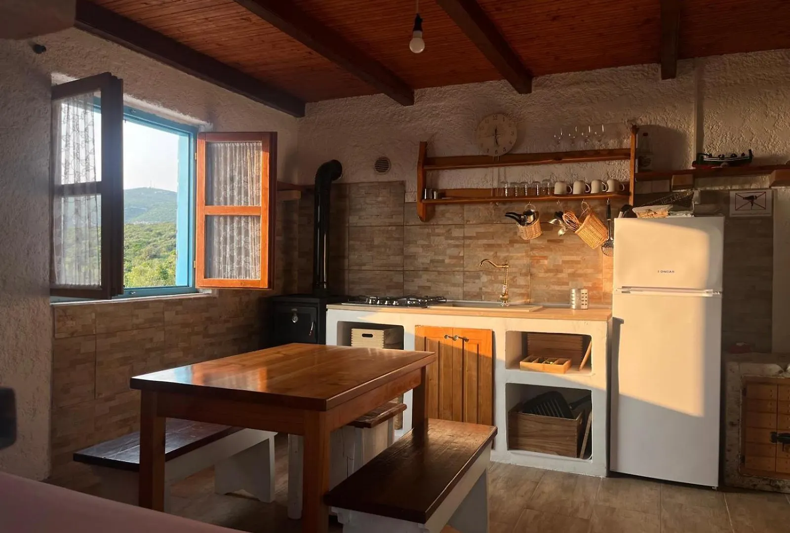 Robinson House Ruza Ξενοδοχείο Neviđane